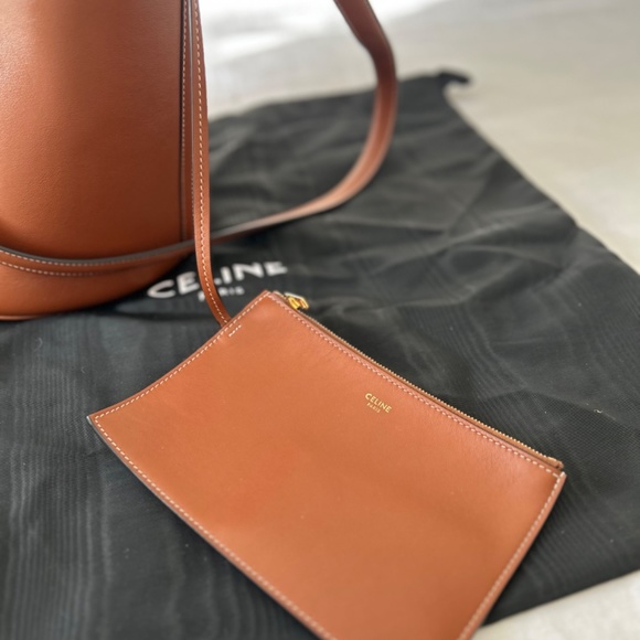 CELINE Bucket 16 Bag Smooth Calfskin Tan - Picture 4 of 11